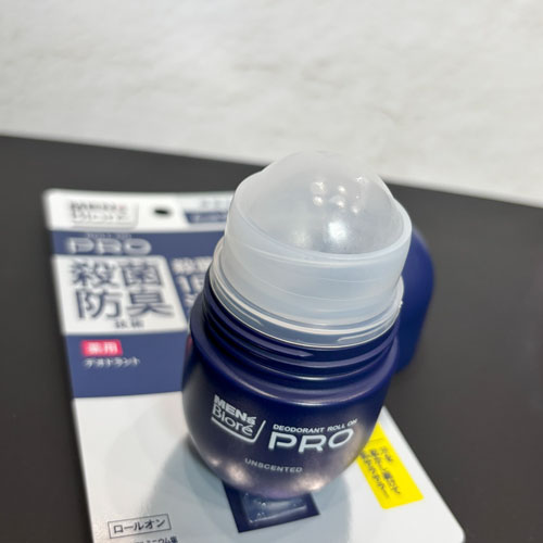 メンズビオレ 薬用デオドラント ロールオンPRO_3